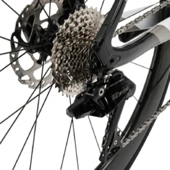 PGZ - Carbon Fiber Road Bike – Black and White