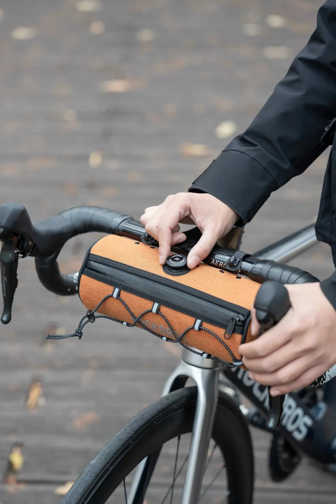 ROCKBROS Round Bike Handlebar Bag-road to sky